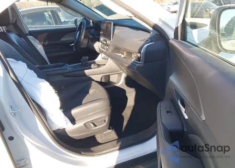 2024 Toyota Grand Highlander Xle from USA, damaged, VIN 5TDAAAA5XRS009624